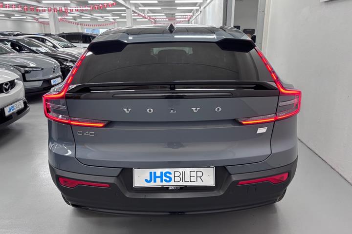 Grå Volvo C40 fra 2022