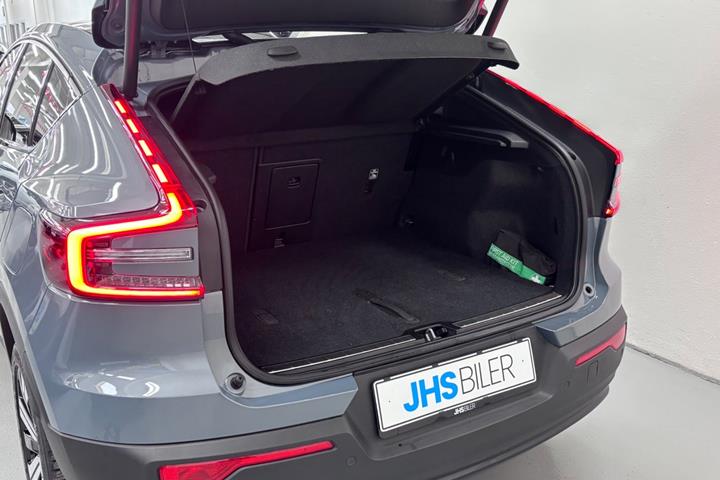 Grå Volvo C40 fra 2022