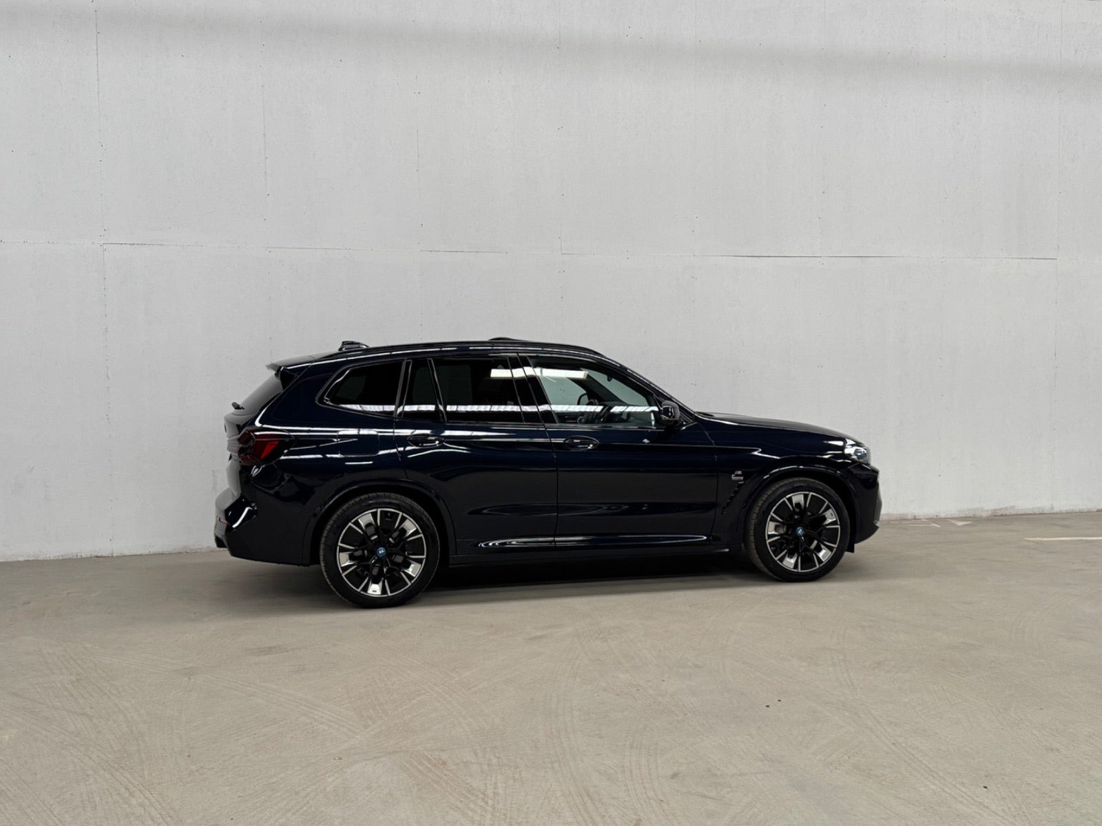 Sort BMW iX3 fra 2022