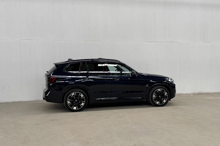Sort BMW iX3 fra 2022
