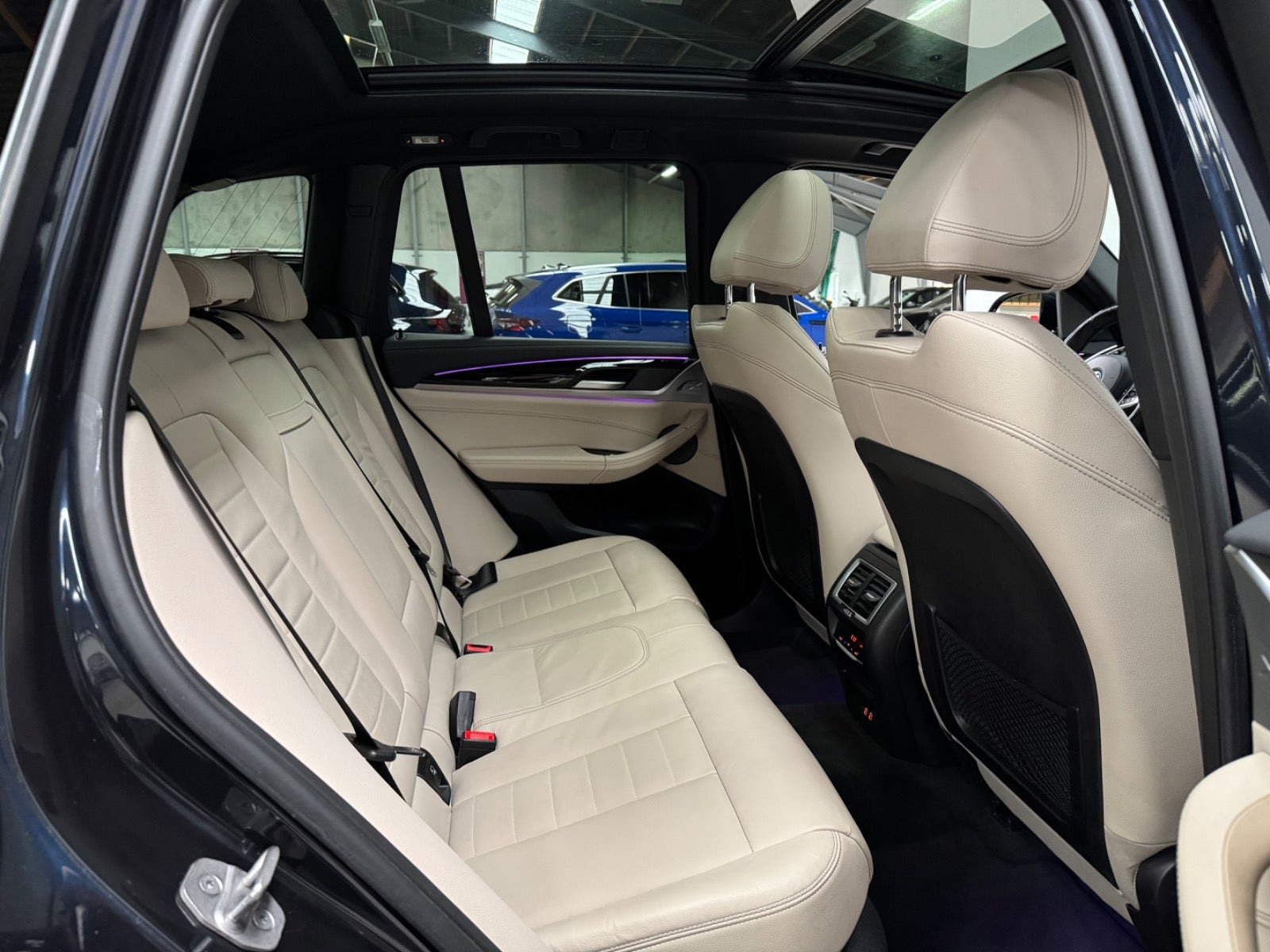 Sort BMW iX3 fra 2022