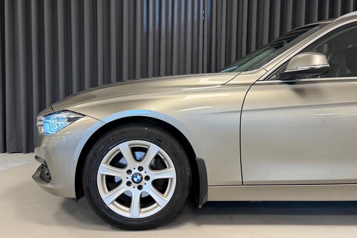 undefined BMW 320i fra 2019