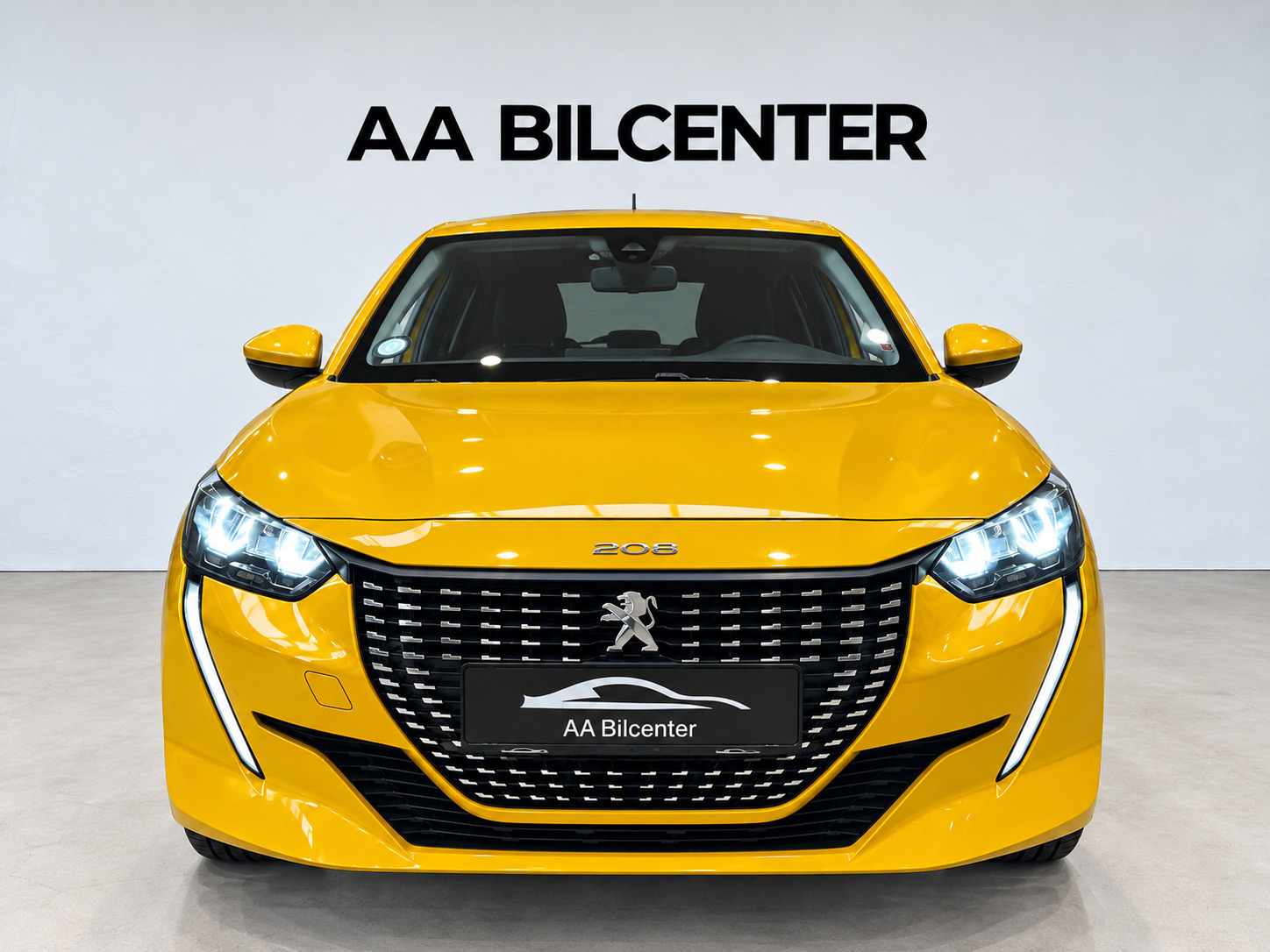 Gul Peugeot 208 fra 2021
