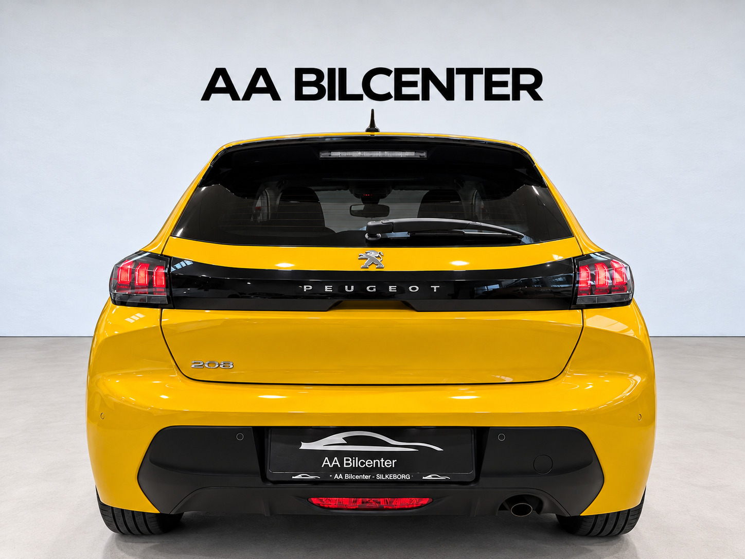 Gul Peugeot 208 fra 2021