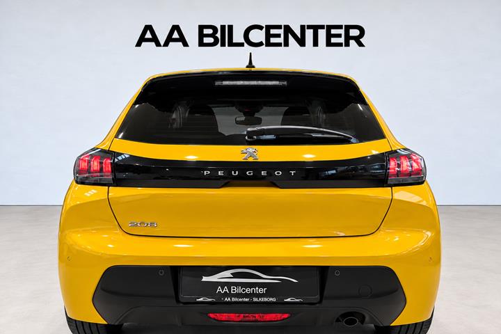Gul Peugeot 208 fra 2021
