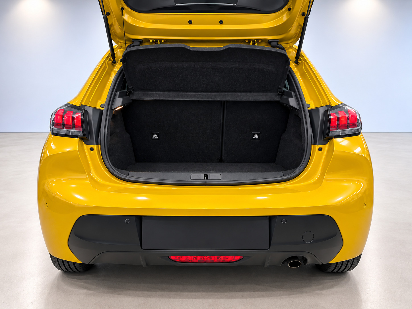 Gul Peugeot 208 fra 2021