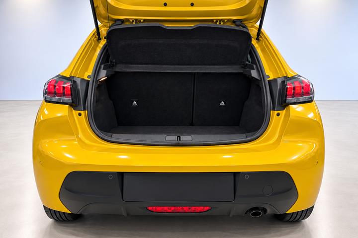 Gul Peugeot 208 fra 2021