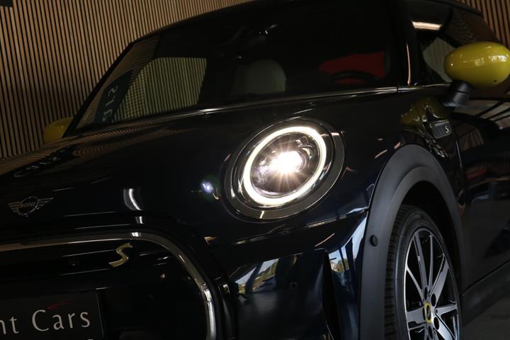 Sort Mini Cooper SE fra 2022