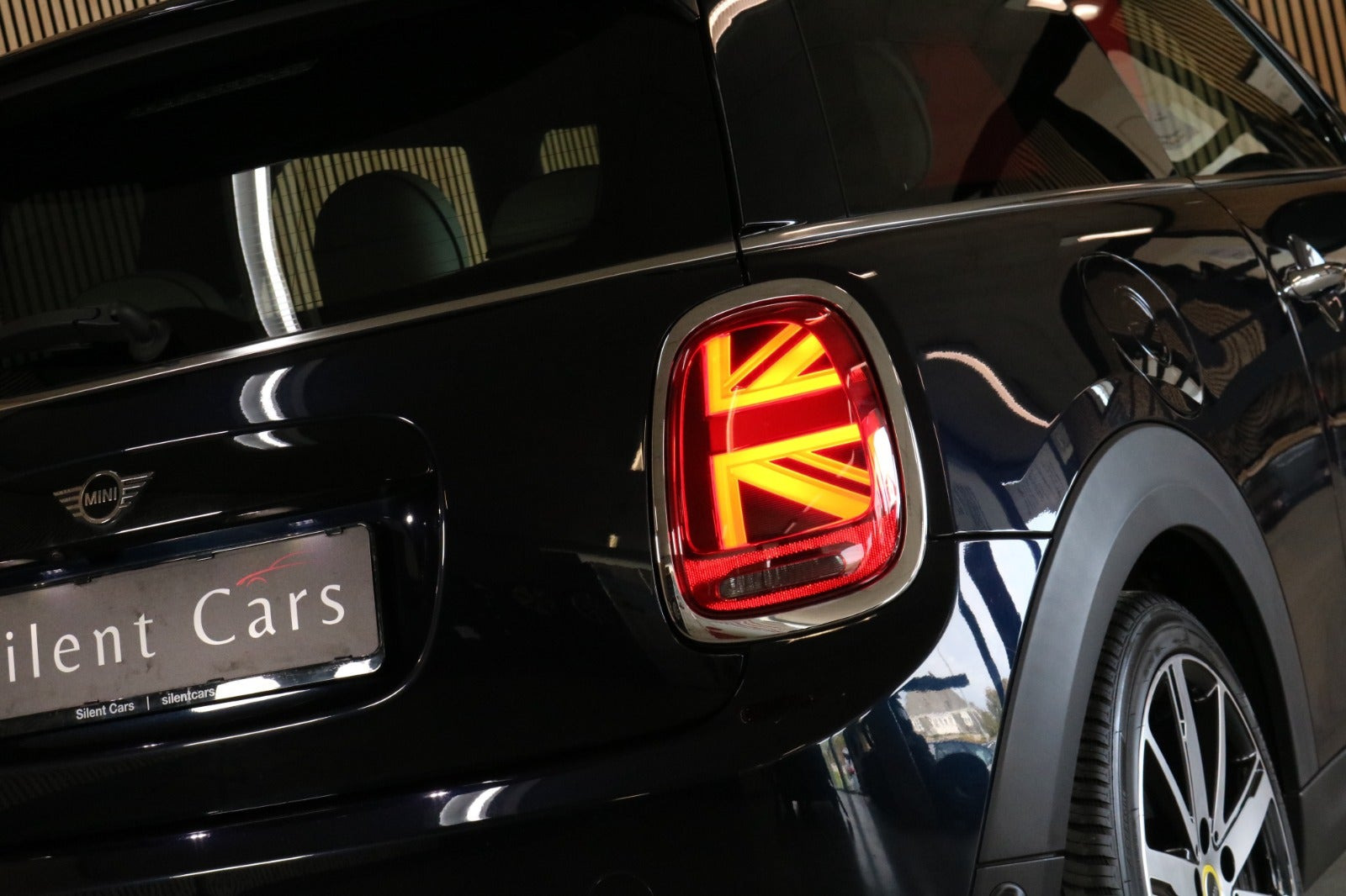Sort Mini Cooper SE fra 2022