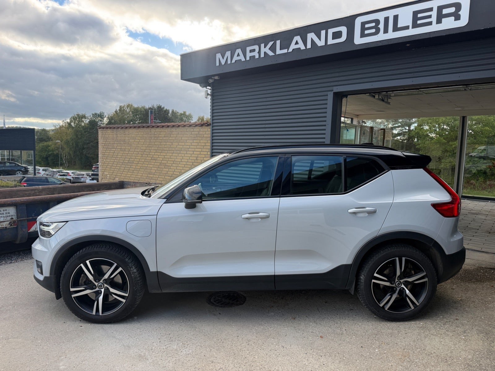 Grå Volvo XC40 fra 2021