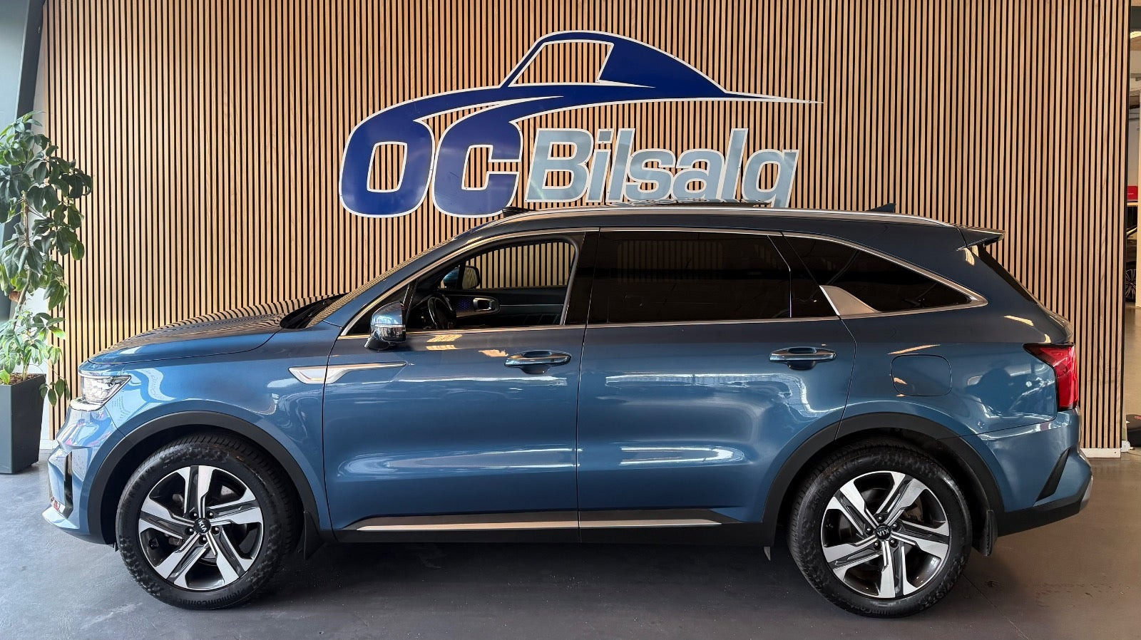 Blå Kia Sorento fra 2021