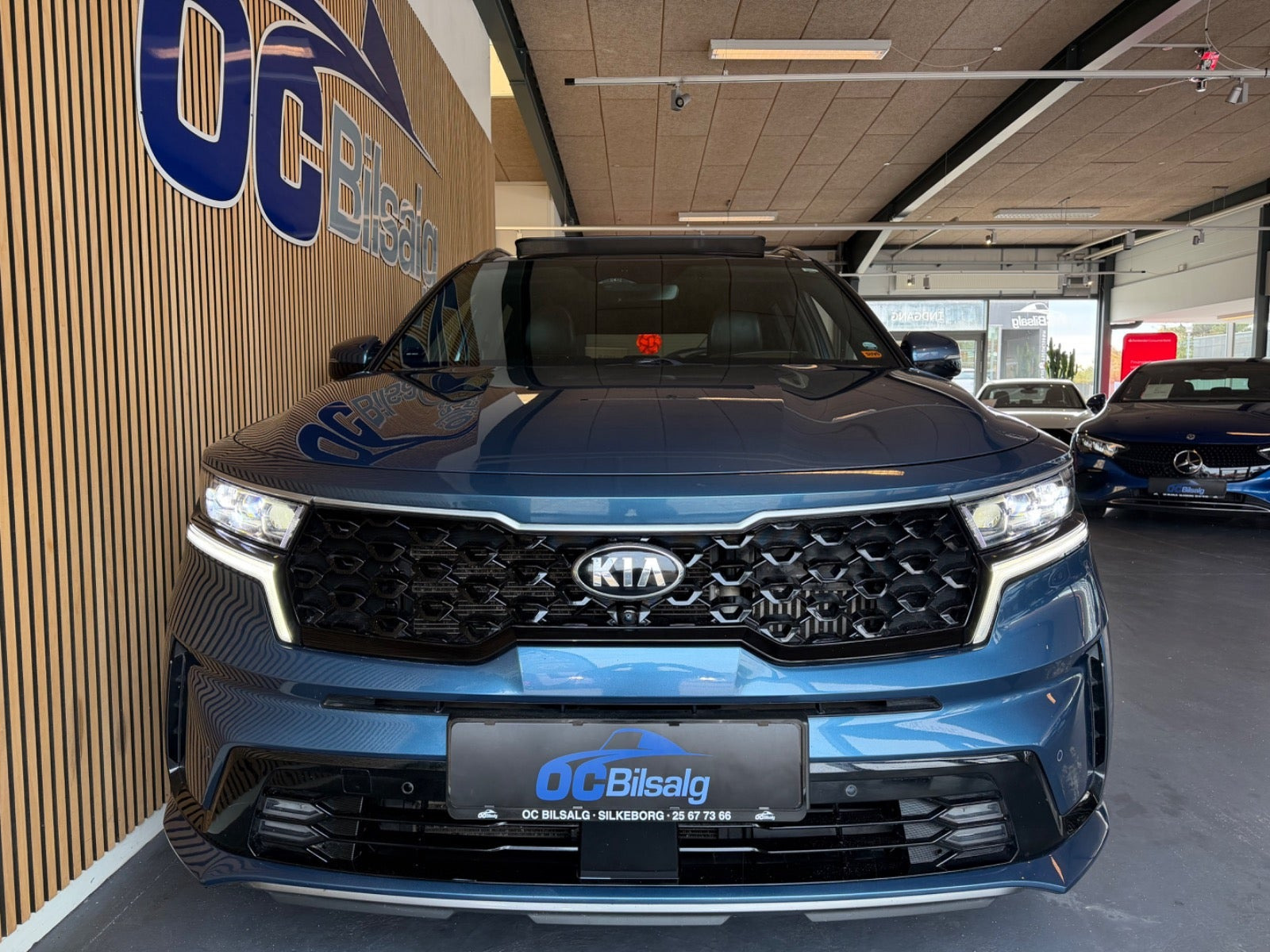 Blå Kia Sorento fra 2021