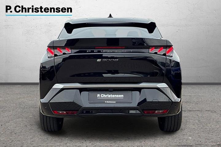 Sort Peugeot e-3008 fra 2025