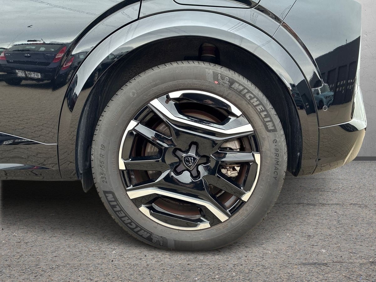 Sort Peugeot e-3008 fra 2025