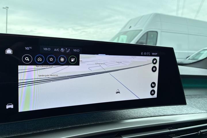 Sort Peugeot e-3008 fra 2025