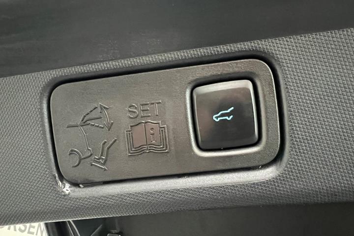 Hvid Ford Mustang Mach-E fra 2022