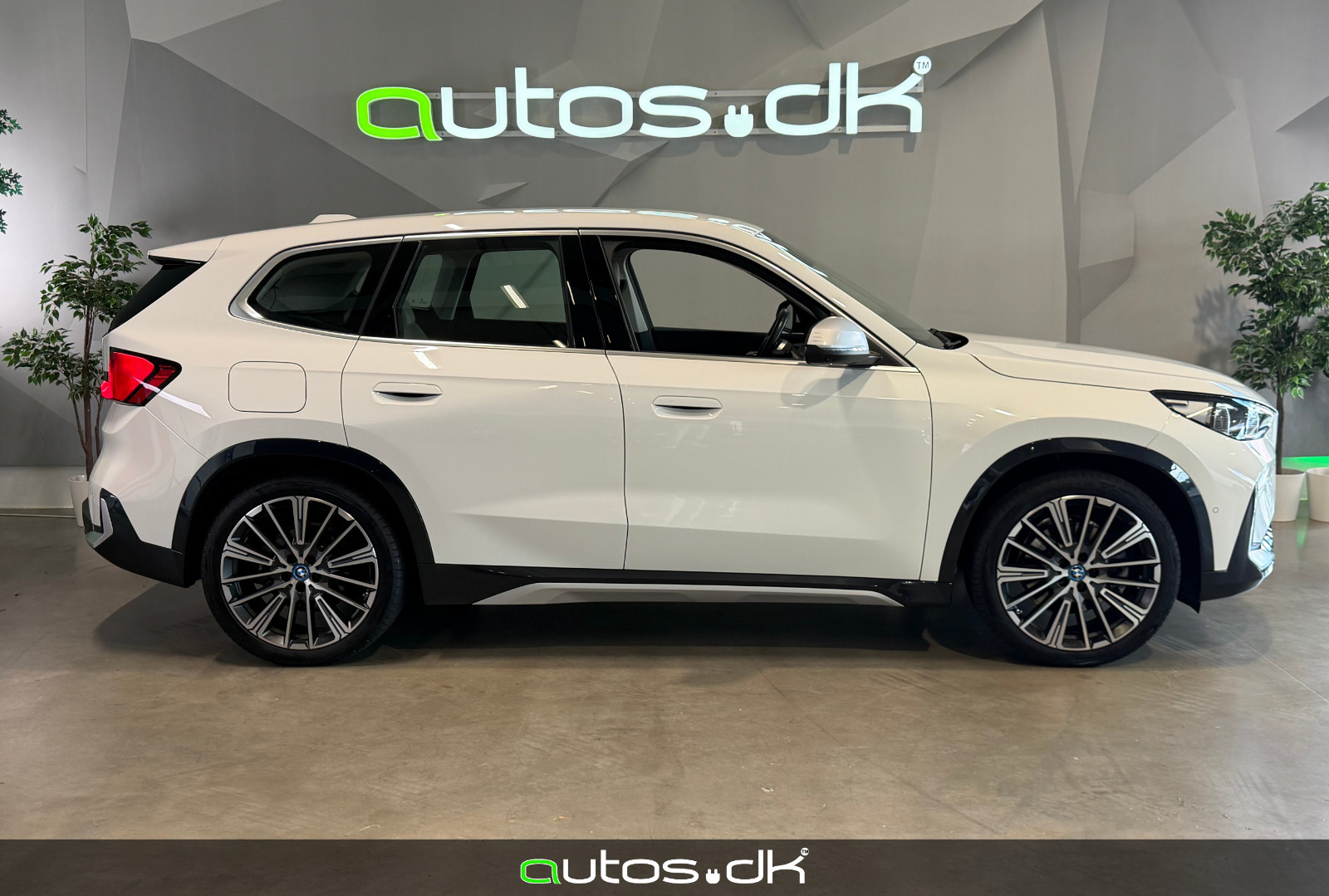 Hvid BMW iX1 fra 2023