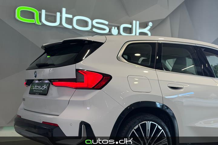 Hvid BMW iX1 fra 2023