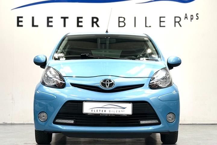 Blå Toyota Aygo fra 2013