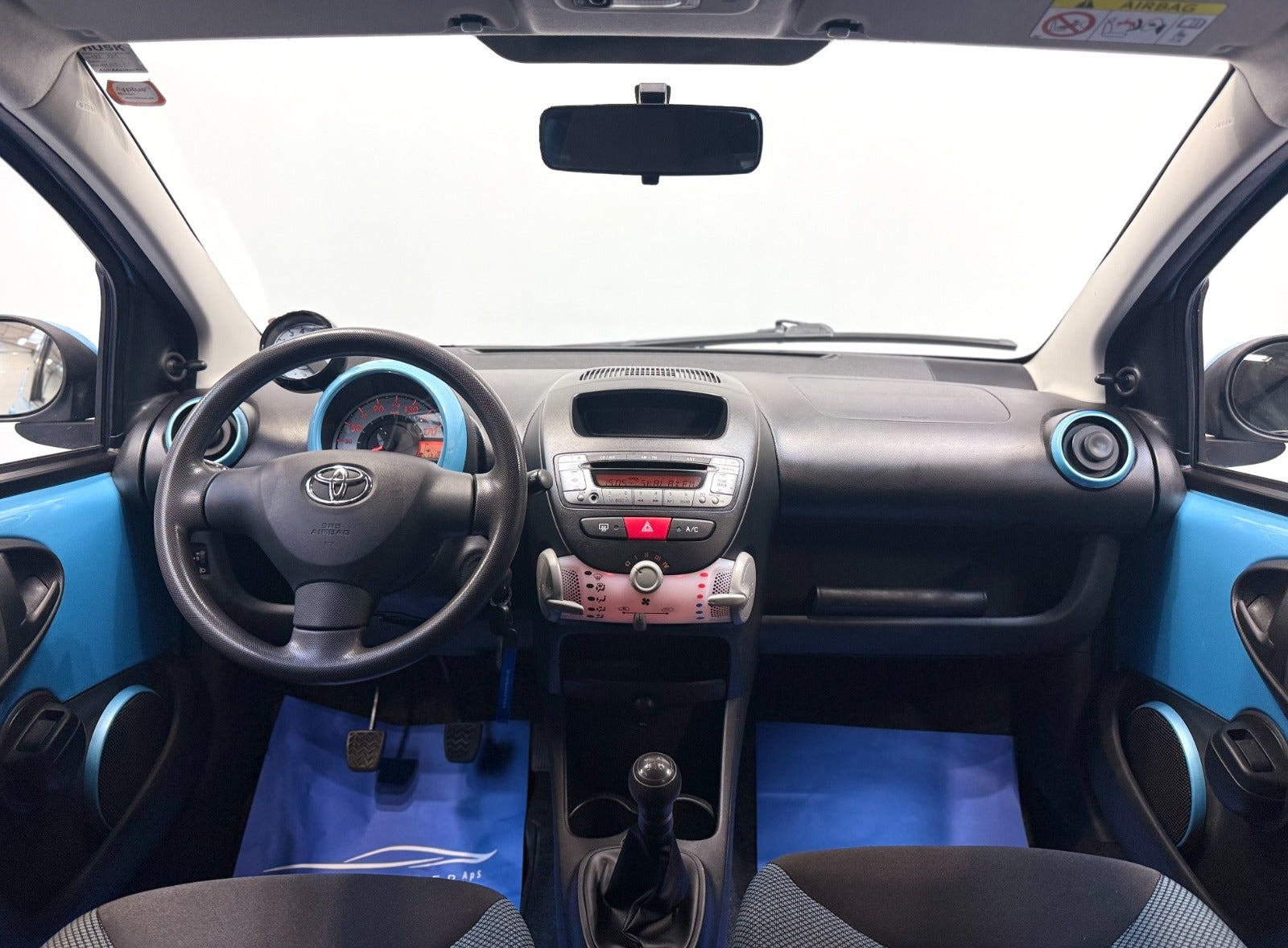 Blå Toyota Aygo fra 2013