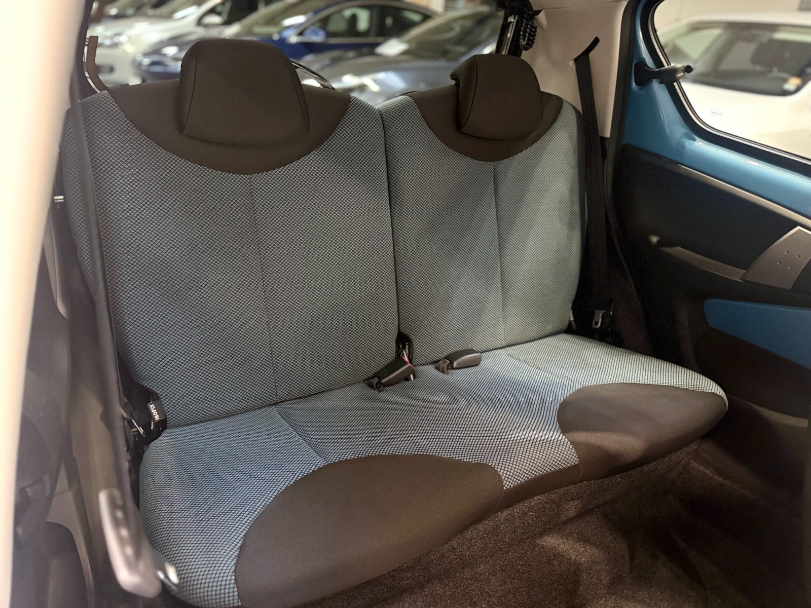 Blå Toyota Aygo fra 2013