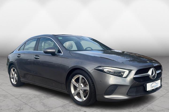 Grå Mercedes A200 fra 2019