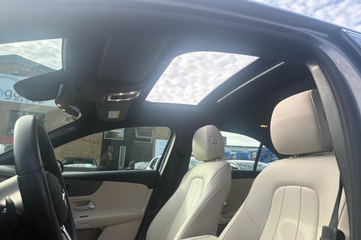 Grå Mercedes A200 fra 2019