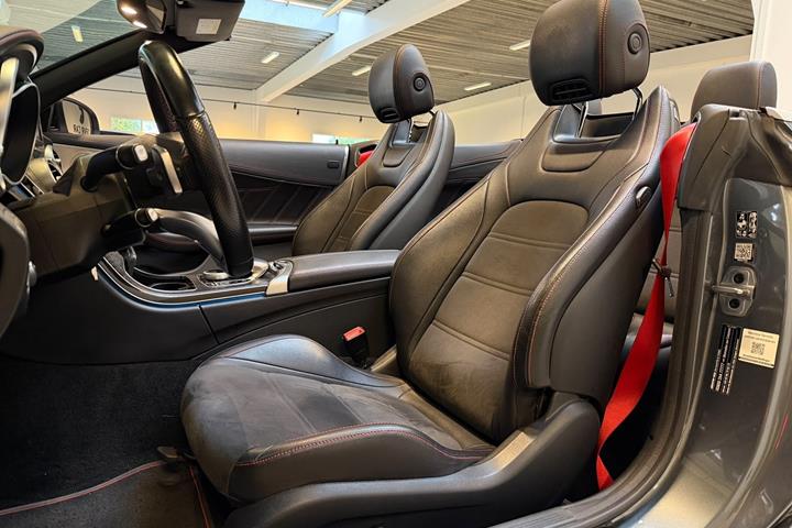 Sølv Mercedes C43 fra 2018