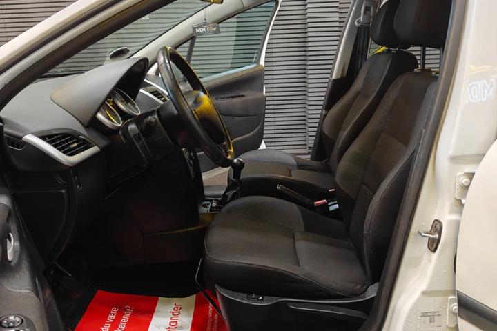 undefined Peugeot 207 fra 2010