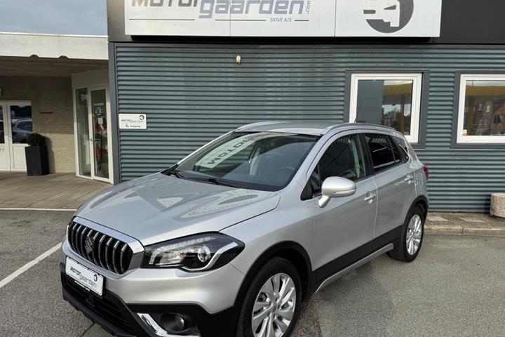 Sølv Suzuki S-Cross fra 2020