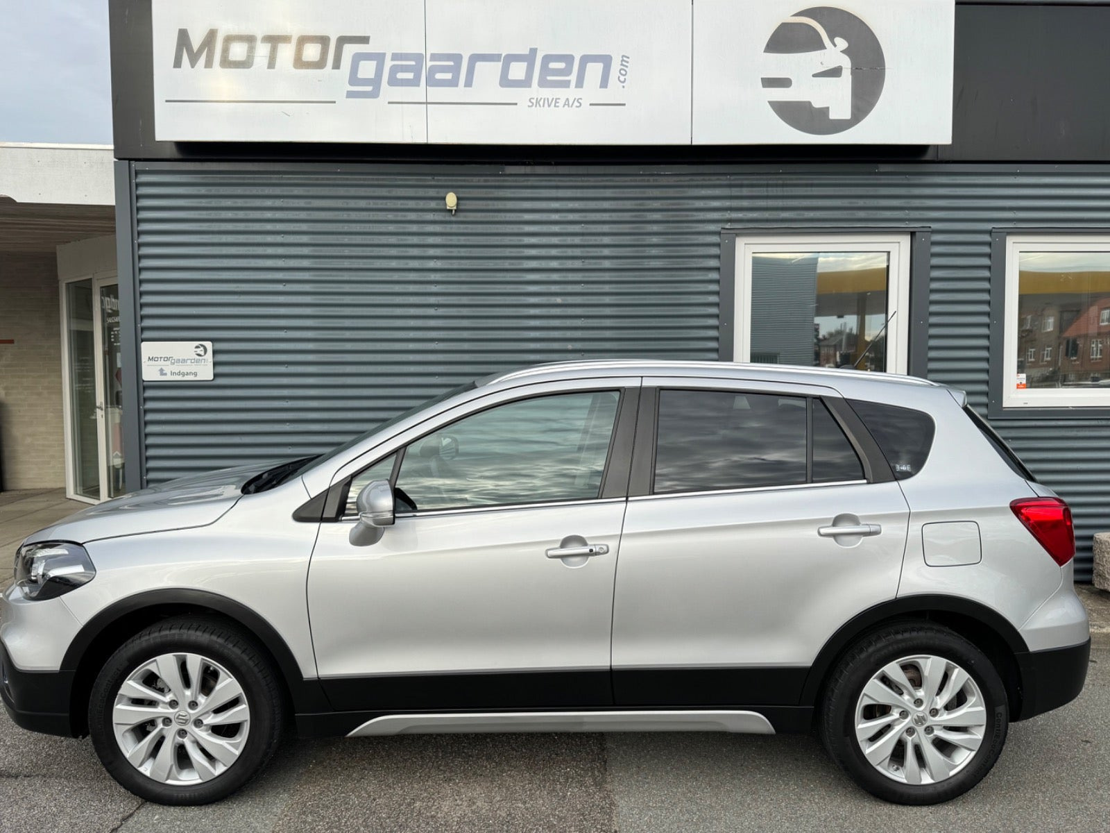 Sølv Suzuki S-Cross fra 2020