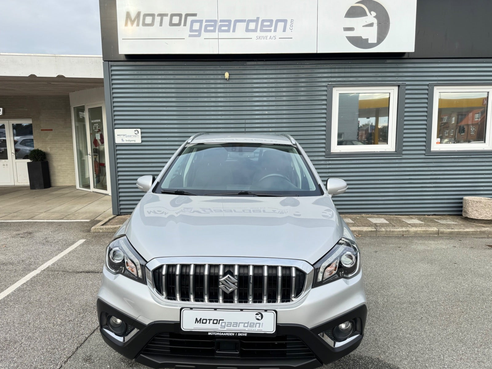 Sølv Suzuki S-Cross fra 2020