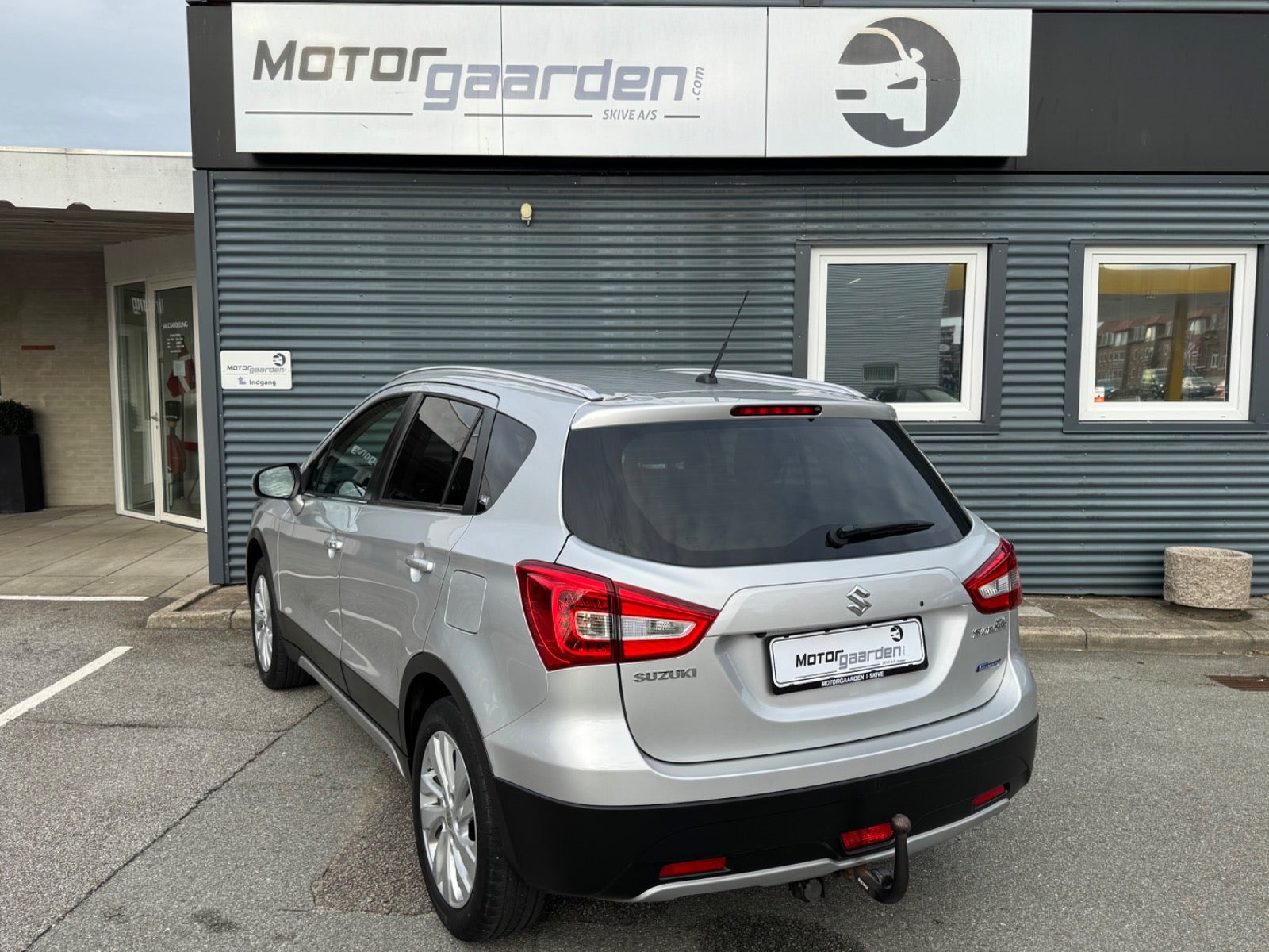 Sølv Suzuki S-Cross fra 2020