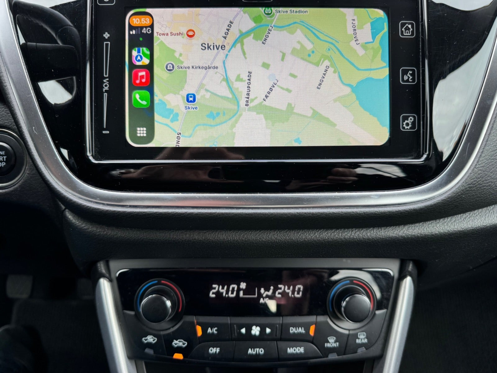 Sølv Suzuki S-Cross fra 2020