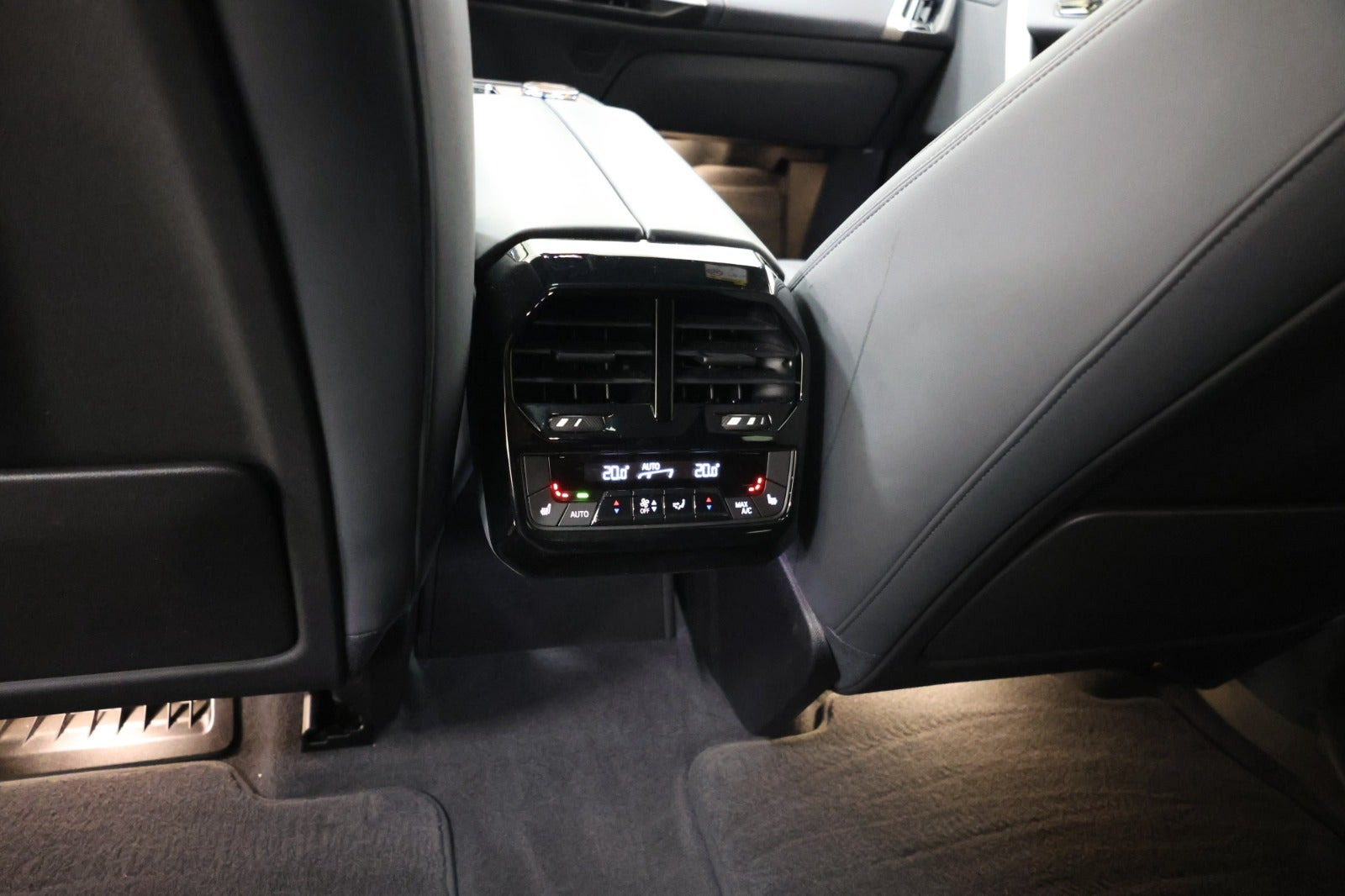 Hvid BMW iX fra 2023