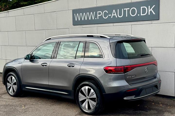 Grå Mercedes EQB350 fra 2023