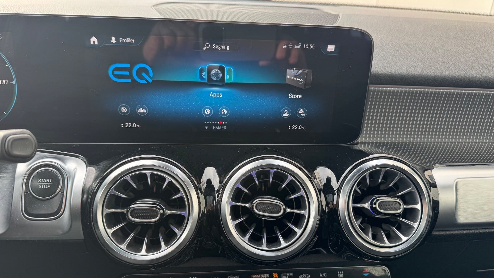 Grå Mercedes EQB350 fra 2023