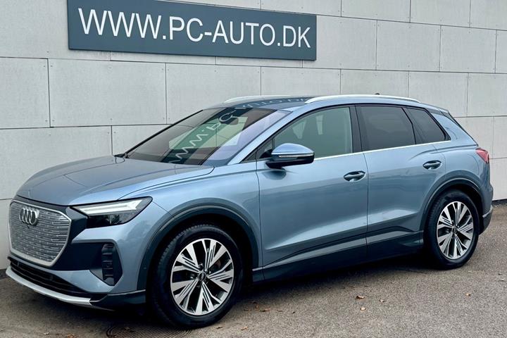 Grå Audi Q4 e-tron fra 2023