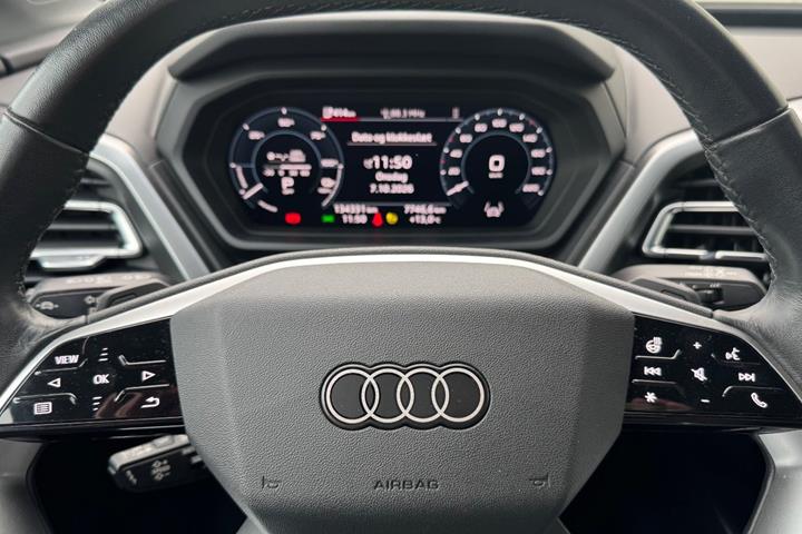 Grå Audi Q4 e-tron fra 2023