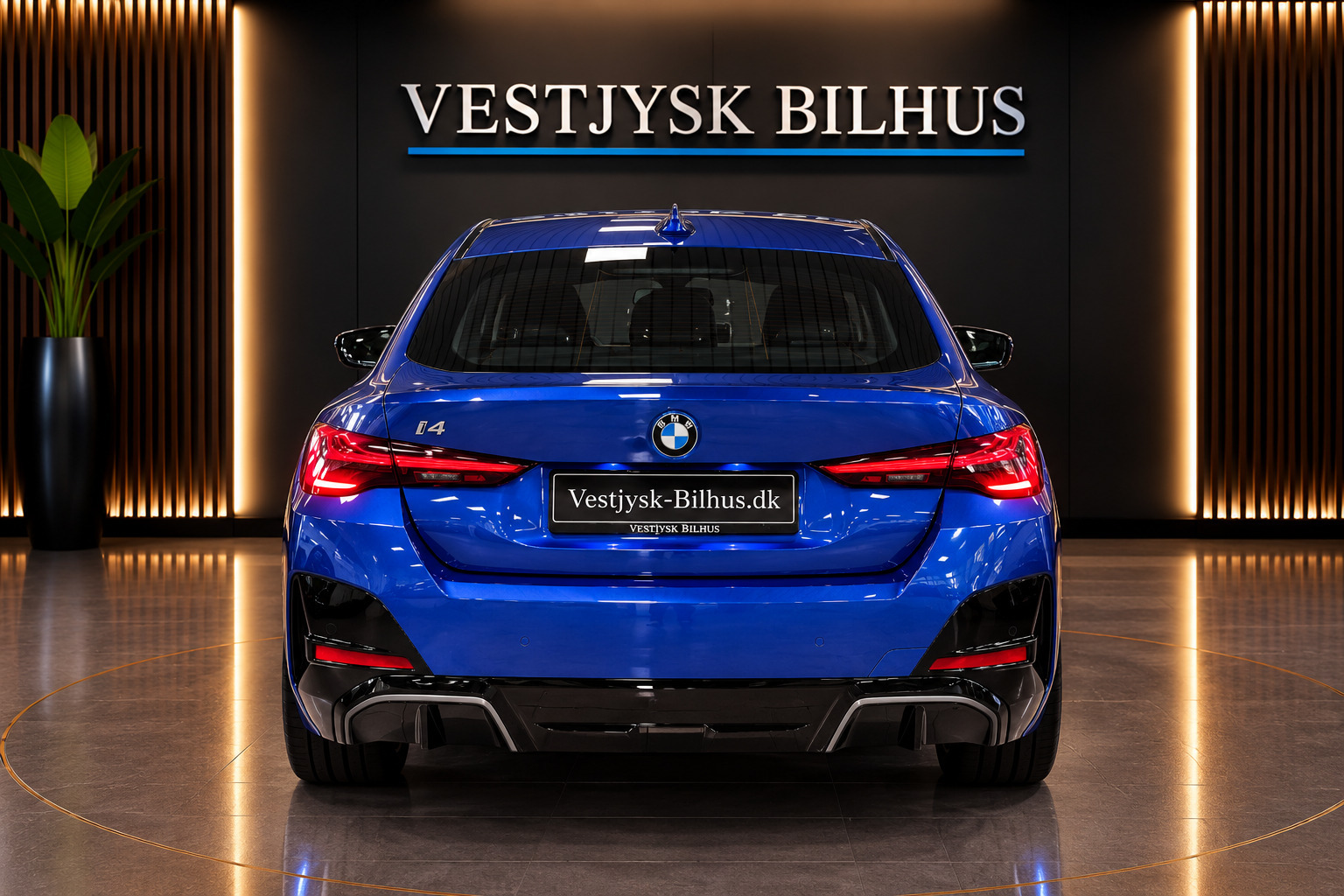 Blå BMW i4 fra 2025