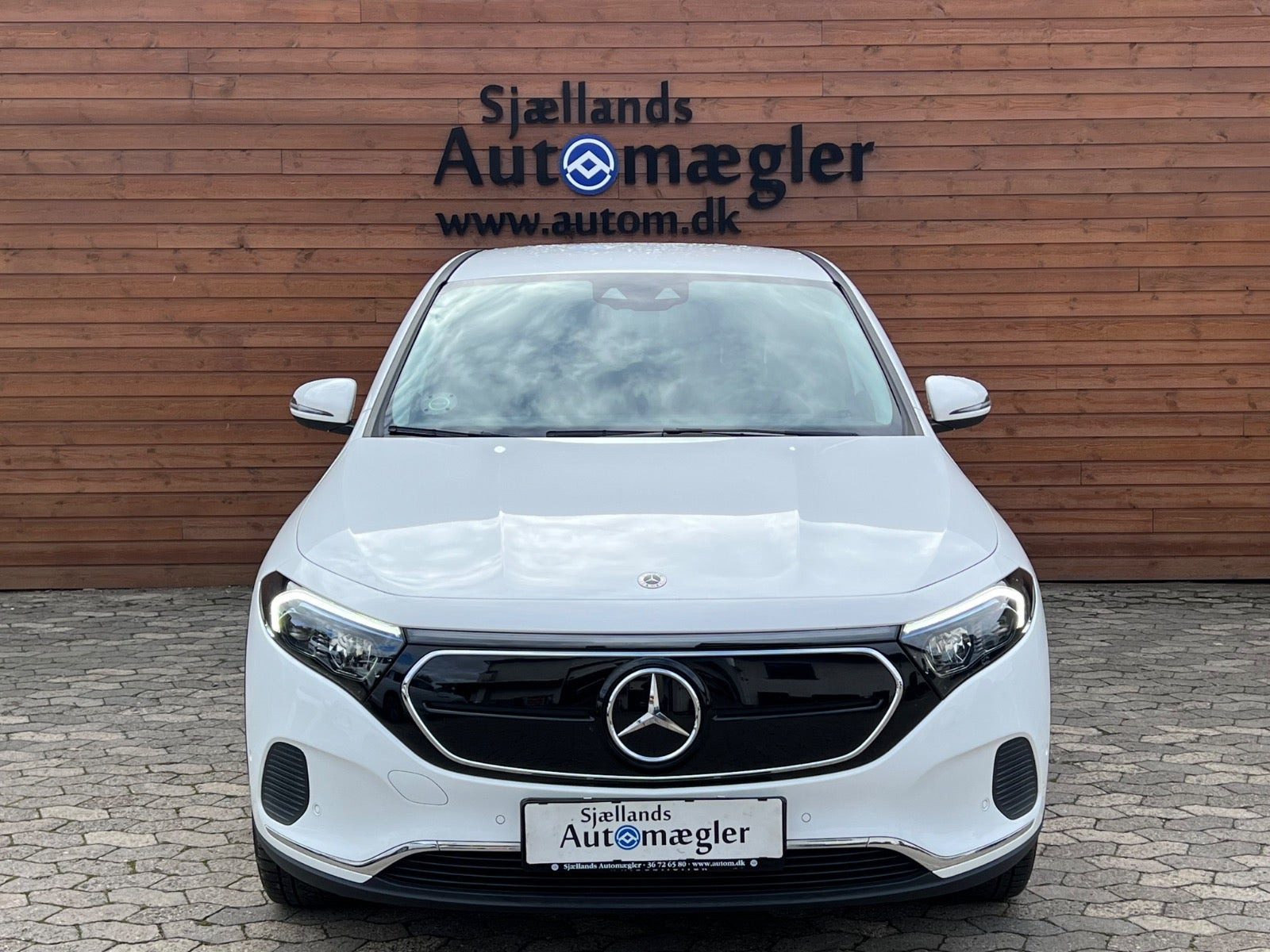 Hvid Mercedes EQA250 fra 2023
