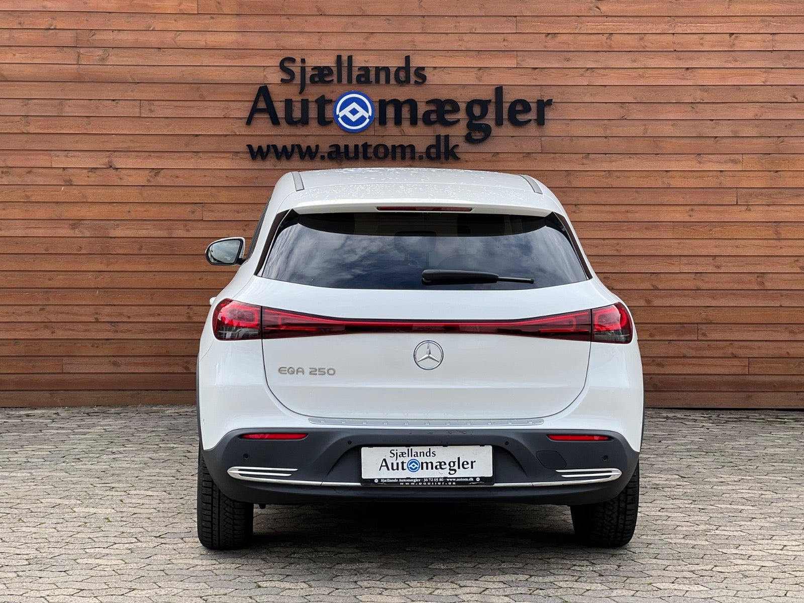 Hvid Mercedes EQA250 fra 2023