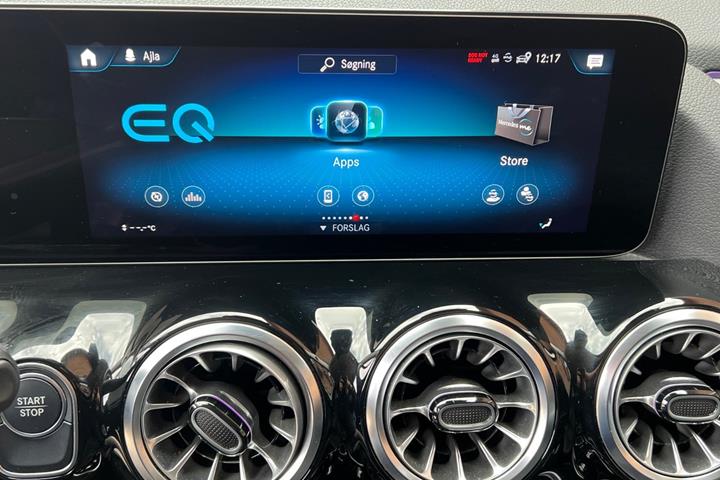 Hvid Mercedes EQA250 fra 2023