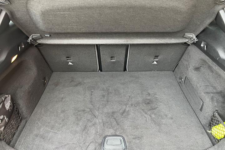 Hvid Mercedes EQA250 fra 2023