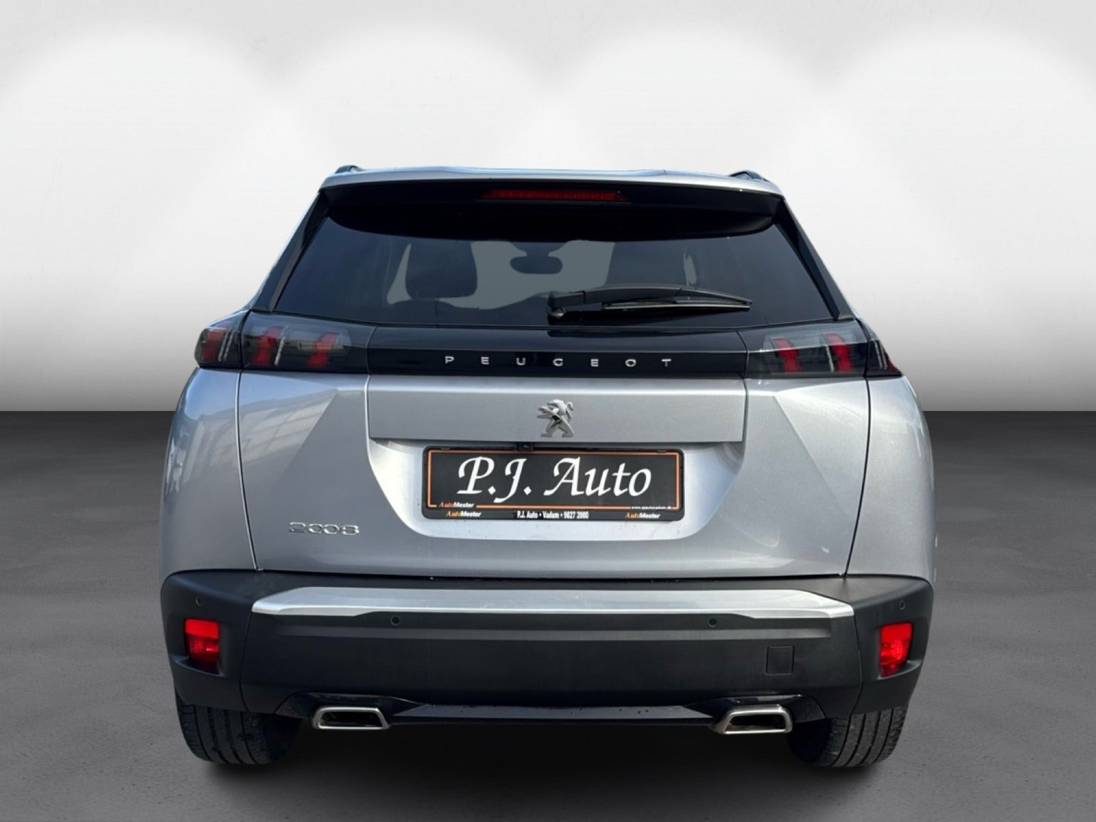 Grå Peugeot 2008 fra 2020