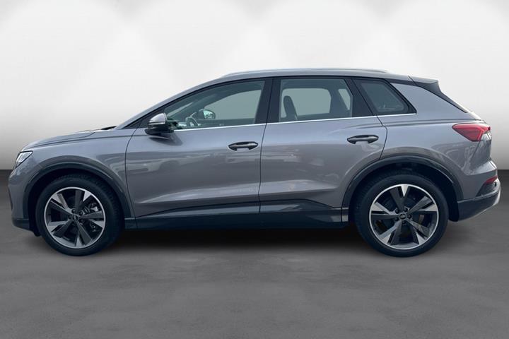 Grå Audi Q4 e-tron fra 2024