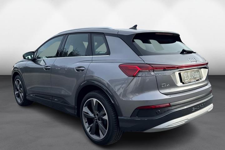 Grå Audi Q4 e-tron fra 2024