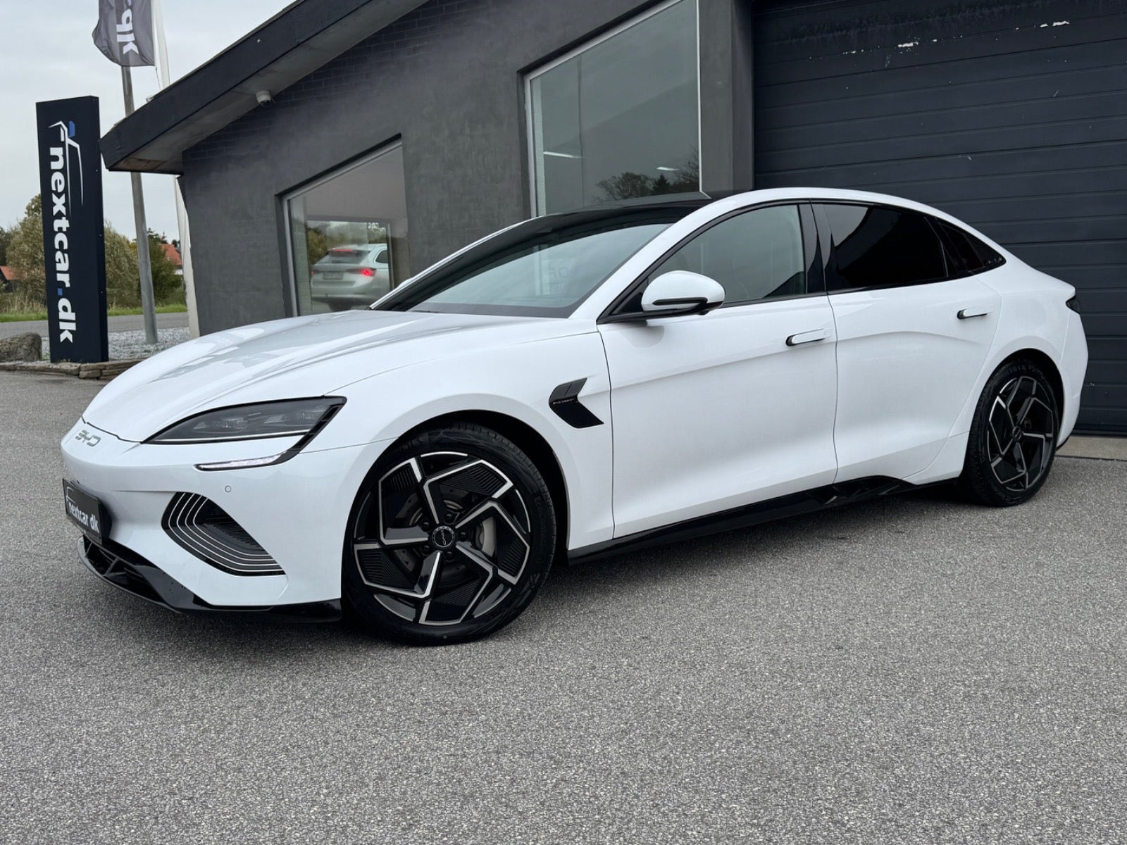 Hvid BYD Seal fra 2024