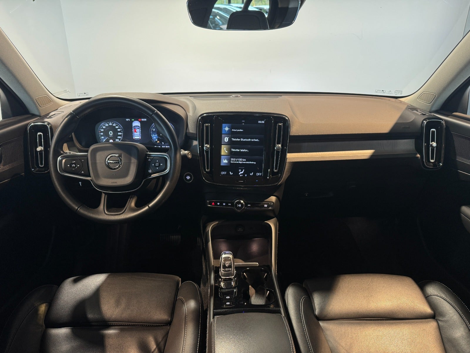 Hvid Volvo XC40 fra 2020