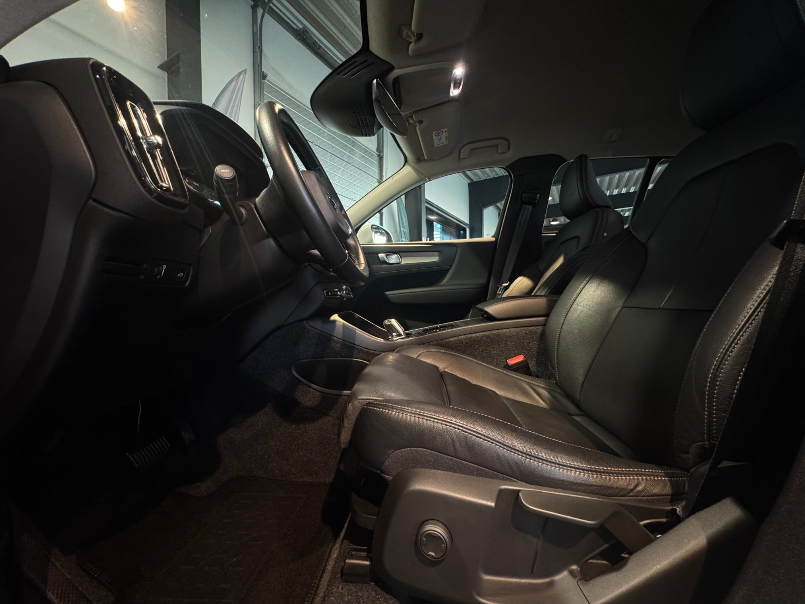 Hvid Volvo XC40 fra 2020